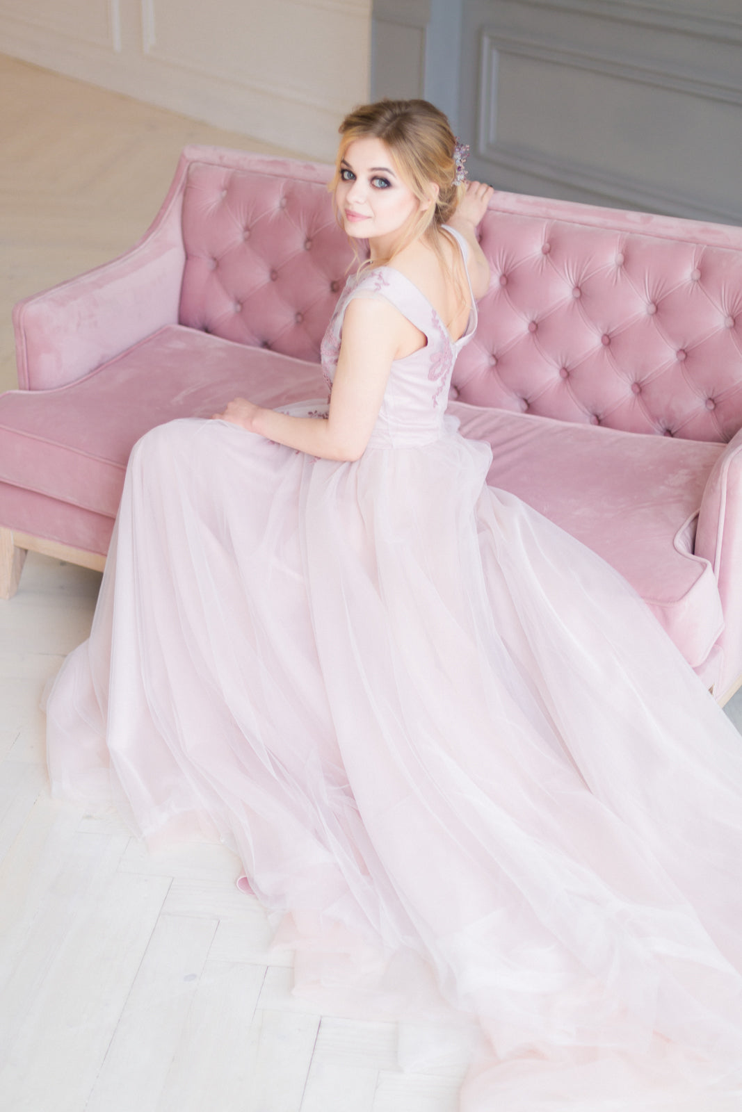 "Sakura" Powdery knitted lace wedding dress