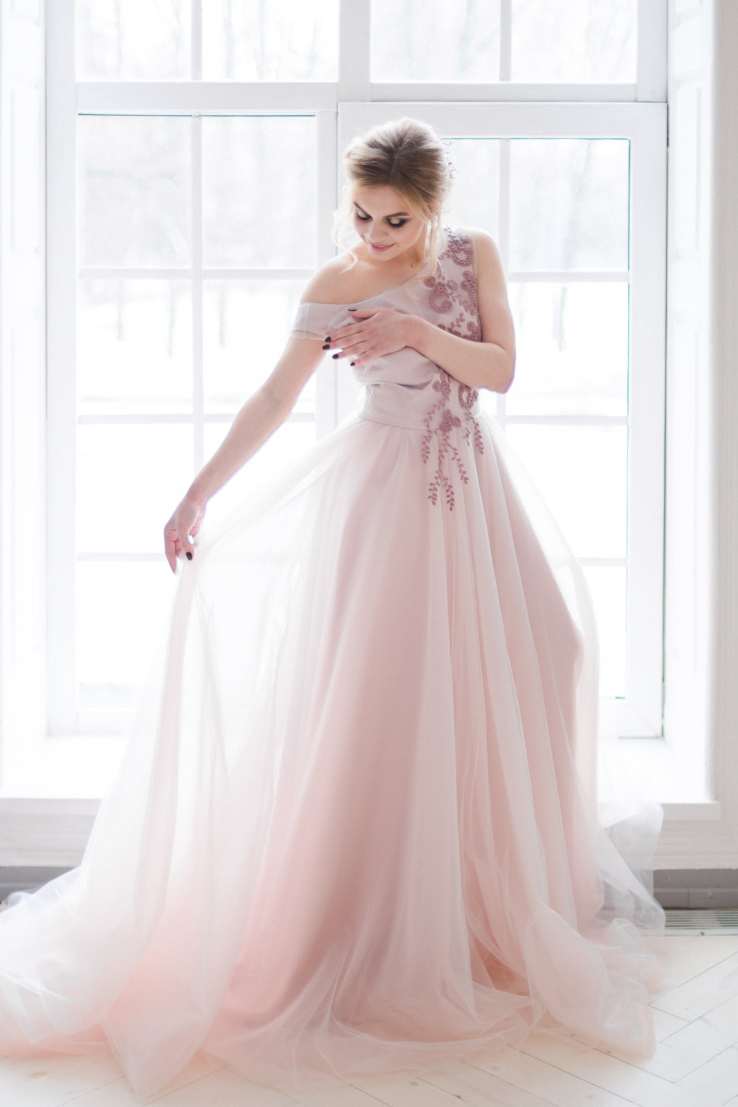 "Sakura" Powdery knitted lace wedding dress