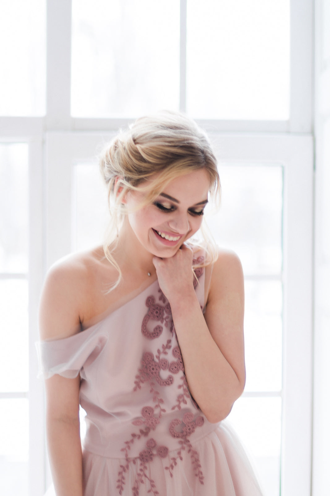 "Sakura" Powdery knitted lace wedding dress